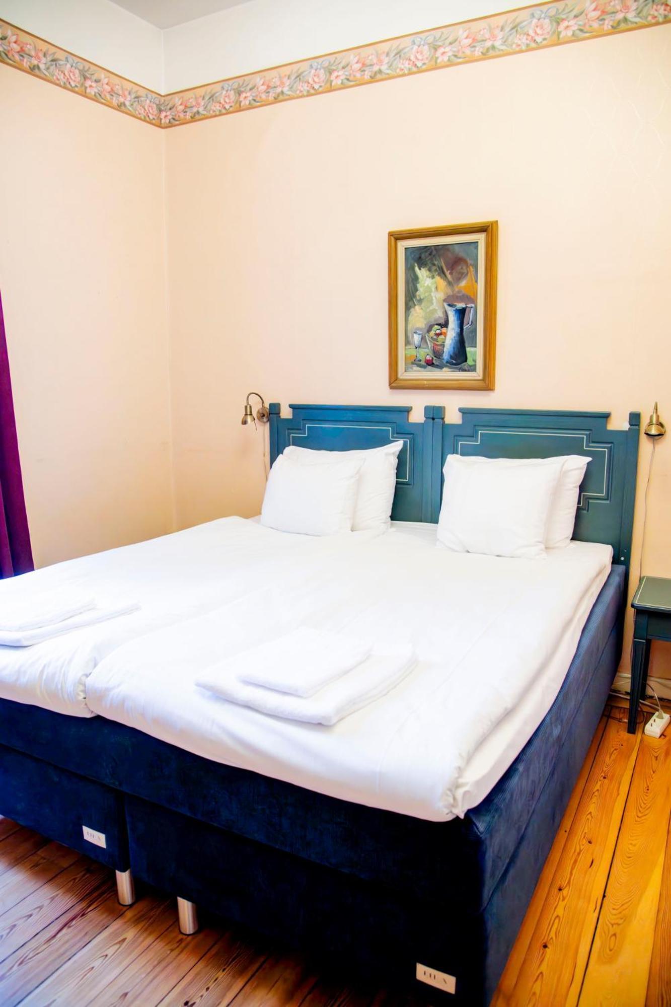 Park Hotel Linköping Fawlty Towers Zimmer foto